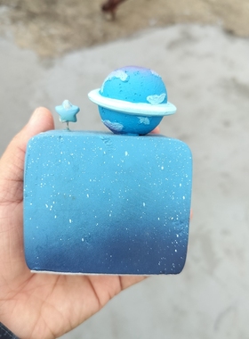 送朋友创意树脂材质地球发条机械