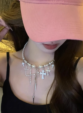 辣妹出逃欧美新款潮设计感珍珠十字架流苏项链小众个性高级项圈