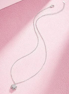 周六福圣诞冬日雪花可转动项链女