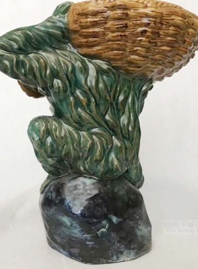 纽约下城公园皮猴陶瓷装饰摆件