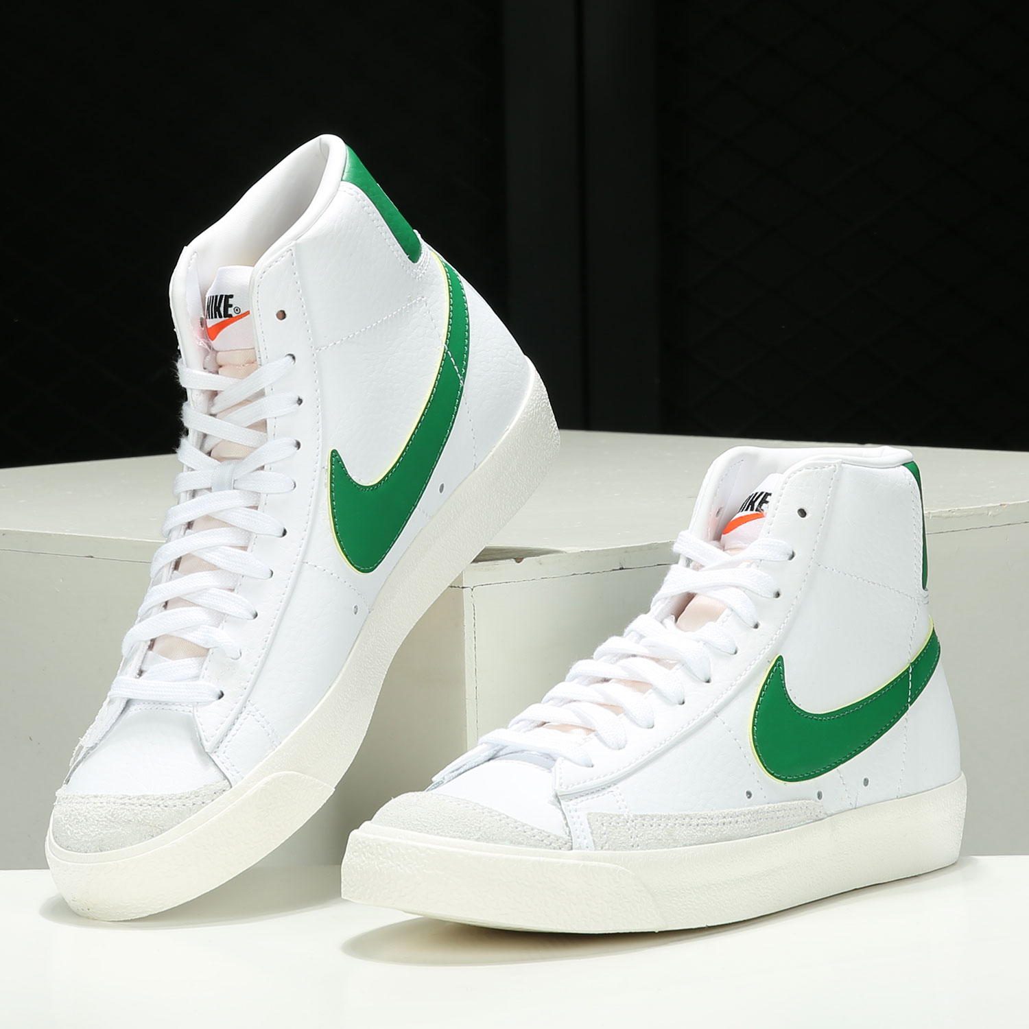 Nike/耐克正品冬季新款BLAZERMID77 VNTG男子板鞋 BQ6806-115 - 图1