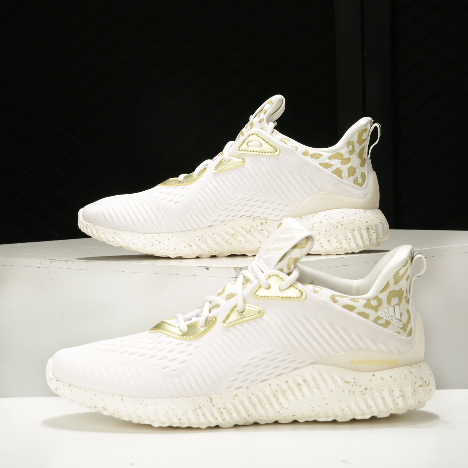 Adidas/阿迪达斯正品alphabounce 1 burner 男女跑步运动鞋FW1237 - 图1