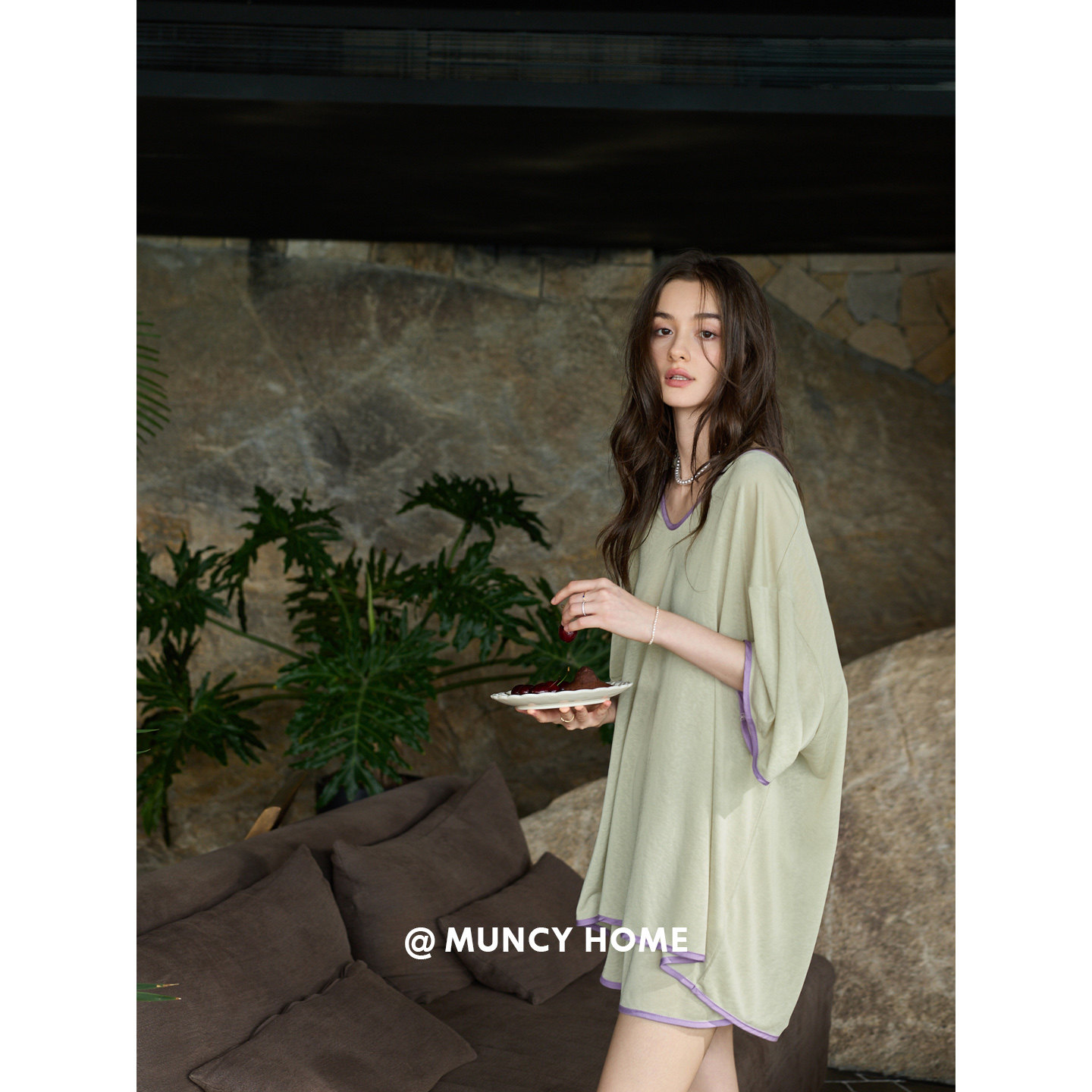 曼系“简约素雅”带胸垫莱赛尔睡衣女夏季薄款套头宽松短袖家居服