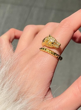 高级感老钱风指尖贵气钻豹子戒指