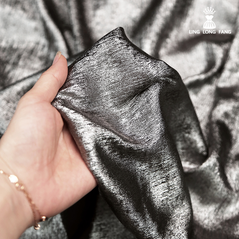 萤丝雪纺特殊烫金布料金属质感烫银亮光礼服吊带裙时装设计师面料 - 图1