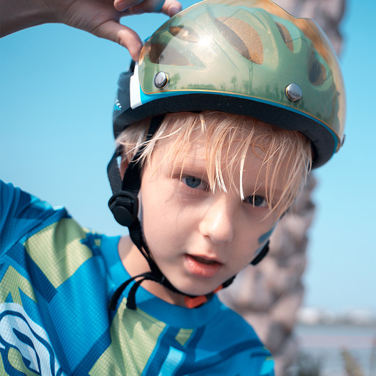 Sliding opening children's magnetic goggles roller skating helmet