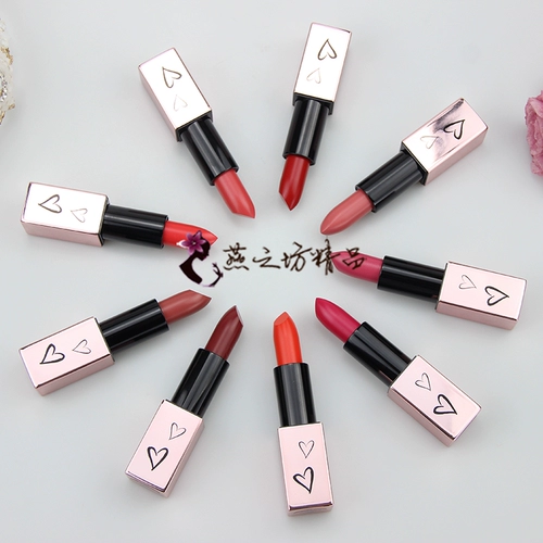 Водостойкая помада, товар из официального магазина, не выцветает, не стирается