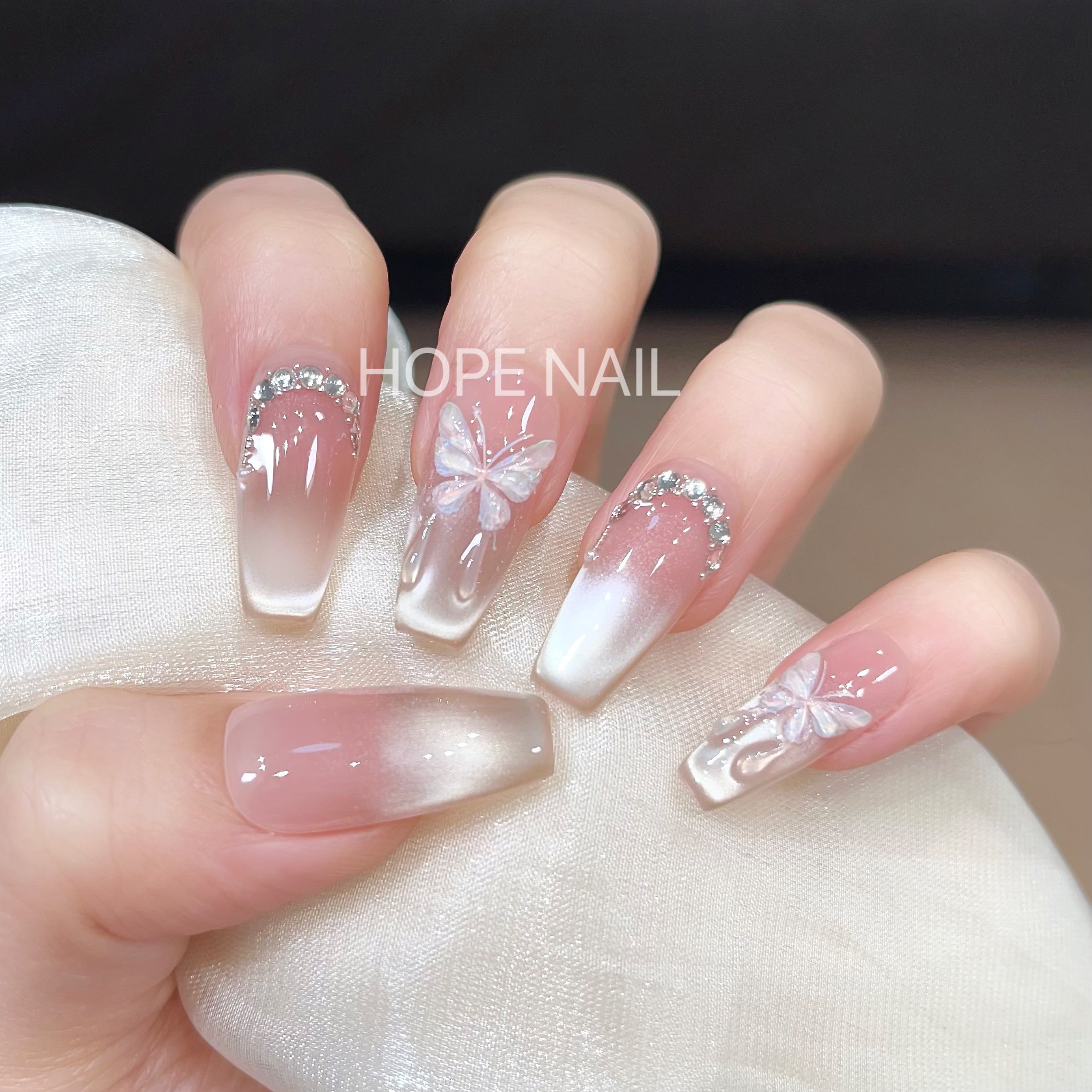 【蝶王】冰透裸色法式蝴蝶猫眼手工穿戴甲高级显白气质美甲贴片,淘宝优惠券,粉丝福利购,淘宝优惠卷