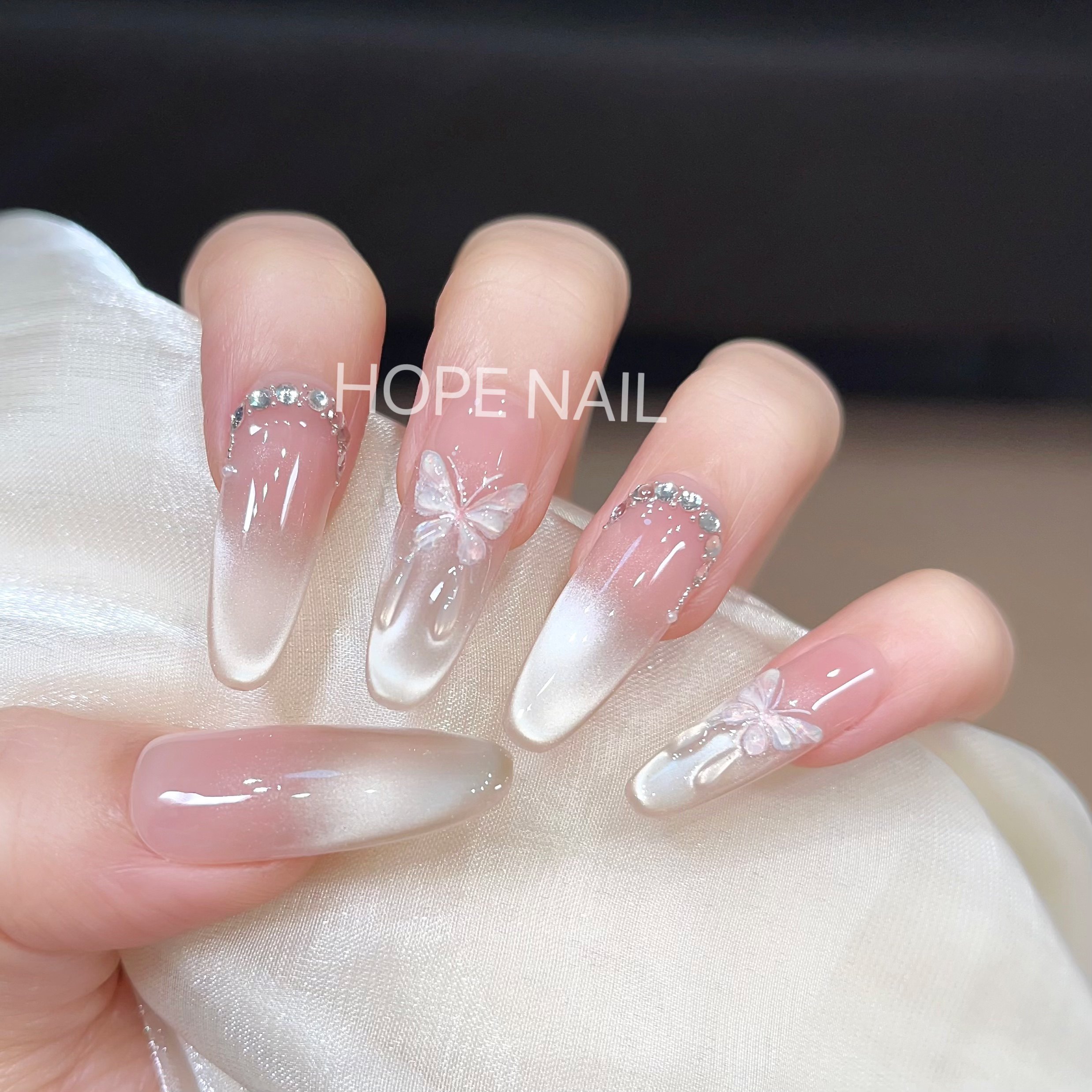 【蝶王】冰透裸色法式蝴蝶猫眼手工穿戴甲高级显白气质美甲贴片,淘宝优惠券,粉丝福利购,淘宝优惠卷