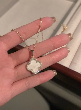 四叶花项链女高级设计感小众锁骨链2025新款潮气质颈链网红配饰