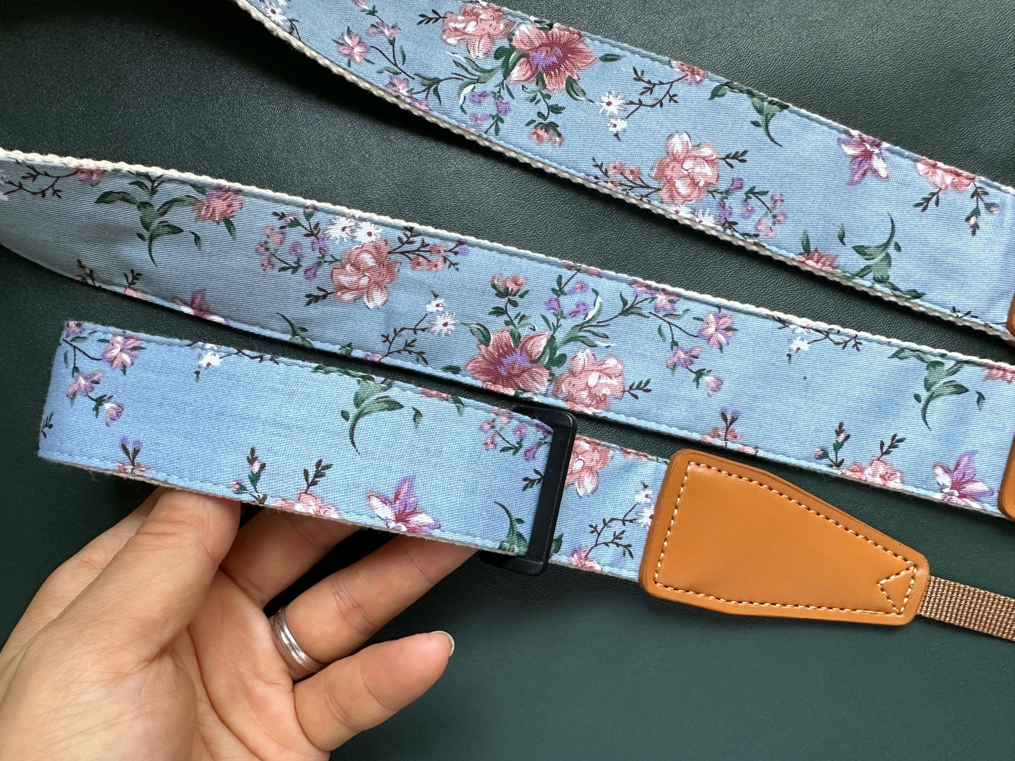 Unikstrap 原创温柔的碎花纯棉舒适可斜跨相机背带 Camera strap - 图2