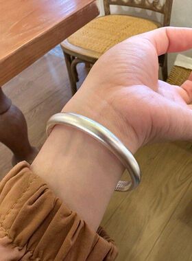 贵妃镯子哑光闪砂泥鳅背宽版磨砂实心闭口手镯镀纯银手链手饰手环