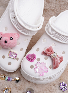 可爱甜粉毛绒小熊Crocs洞洞鞋花