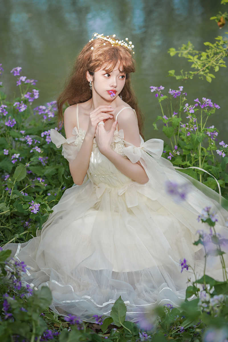 市場 ウェディングドレス エンパイア 二次会ドレス 白ワンピース 森ガール 吊りドレス 花嫁ドレス 結婚式 ロングドレス