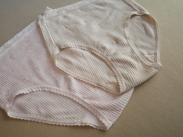 【特别推荐】 日单 纯棉柔软舒适会呼吸螺旋纹 小花中高腰 女内裤,淘宝优惠券,粉丝福利购,淘宝优惠卷