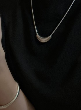 S925纯银韩版小众设计感重工弧形蛇骨项链韩国风简约款磨砂锁骨链