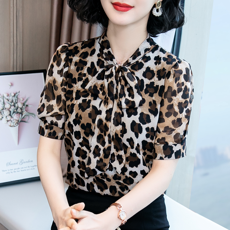 铂伊旗舰店洋气衬衫女短袖年夏季新款内搭长袖打底收腰遮肚豹纹雪纺上衣0