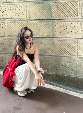 赛博朋克街景ins红色帆布包女2026新款大容量单肩包夏天托特包