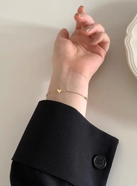 精致轻盈舒适美丽可爱爱心手链