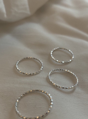 清爽闪闪银戒指叠戴大方