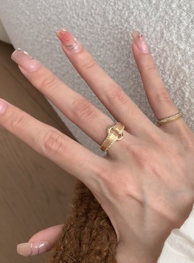 复古拉丝元宝戒指布契轻奢高级感缎面拉丝工艺锁扣拉丝戒指个性