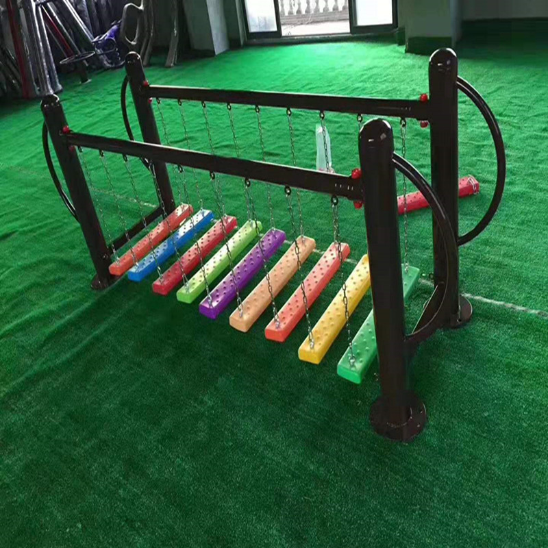 幼儿园平衡木儿童荡桥独木桥彩色晃动铁链儿童户外运动训练器材 - 图1