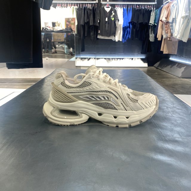 China Li Ning men's and women's wear-resistant breathable sports and casual shoes