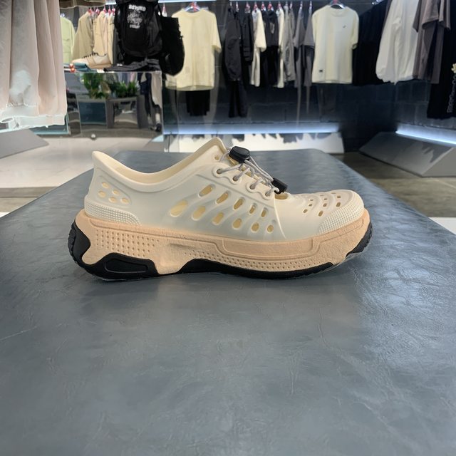 New trendy sports slippers for spring and summer China Li-Ning