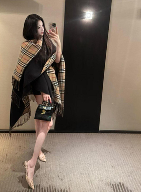 张婧仪穿搭双面羊毛格纹流苏披肩斗篷双面穿毛呢外套系带秋冬洋气