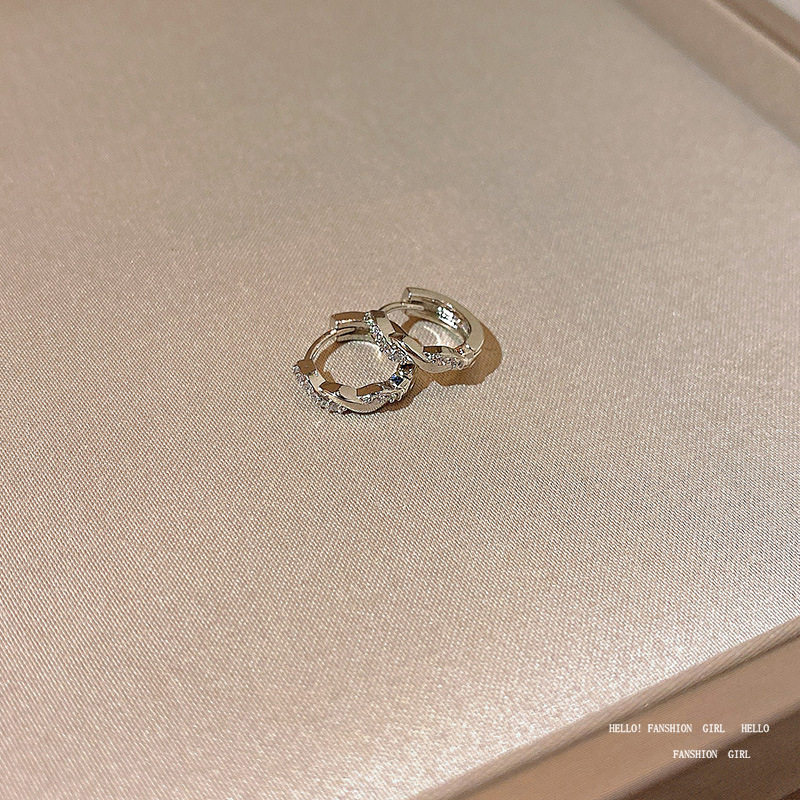 【饰全饰美】S925银针精致微镶麻花耳扣耳钉女韩国新款耳环耳,淘宝优惠券,粉丝福利购,淘宝优惠卷