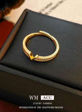 太阳云 气质微镶锆石字母小V字细款戒指简约镀金时尚指环女食指戒