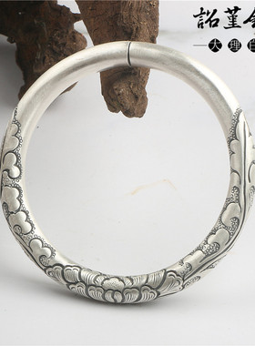 送妈妈实心复古风牡丹刻花手镯