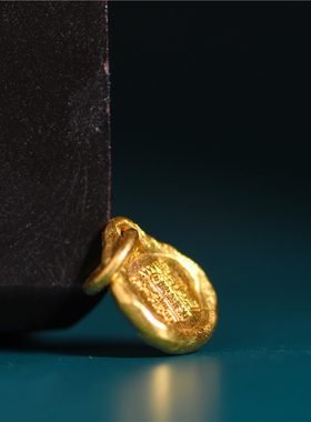 手工錾刻古法黄金五路财神吊坠