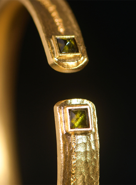 手工錾刻黄金五条经文手镯