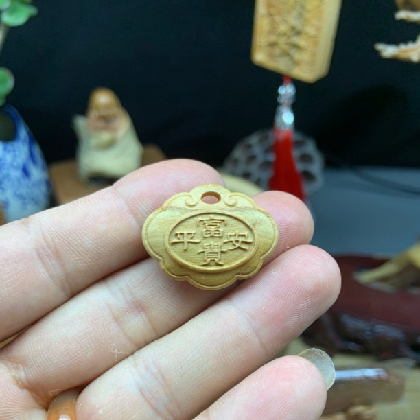 天然桃木雕刻长命富贵锁护身小孩婴儿童宝宝平安锁挂吊坠挂件 - 图2