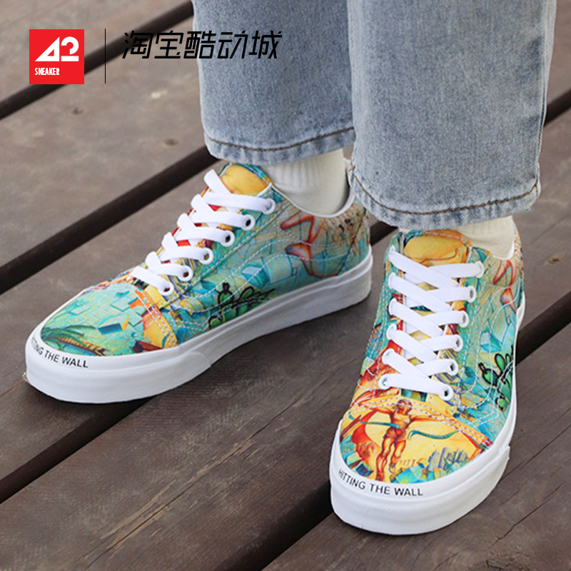 现货42运动 VANS X MOCA艺术博物馆OLD SKOOL印花板鞋VN0A5KRFYQ8 - 图1