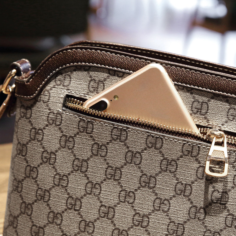 中年妈妈包婆婆2020新款女士单肩包 卡帝乐鳄鱼欧鹏女士包袋