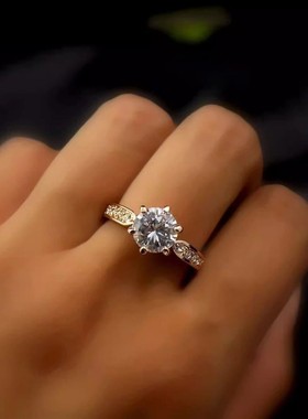 镶钻六爪戒指女满钻锆石开口婚戒直播货源一克拉仿真莫桑石钻戒