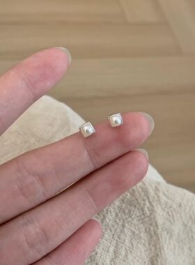 S999纯银mini小方块淡水珍珠耳钉简约养耳洞小众气质睡觉免摘耳饰