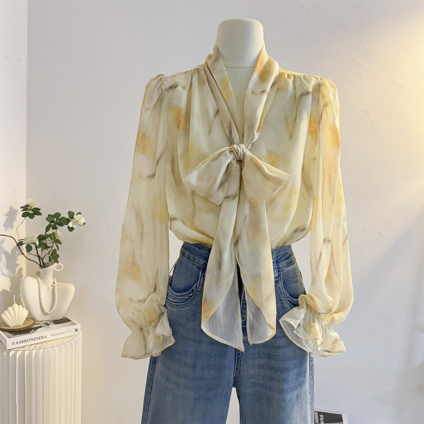 法式温柔风碎花雪纺衫女2025秋设计感减龄气质飘带蝴蝶结印花衬衫,淘宝优惠券,粉丝福利购,淘宝优惠卷