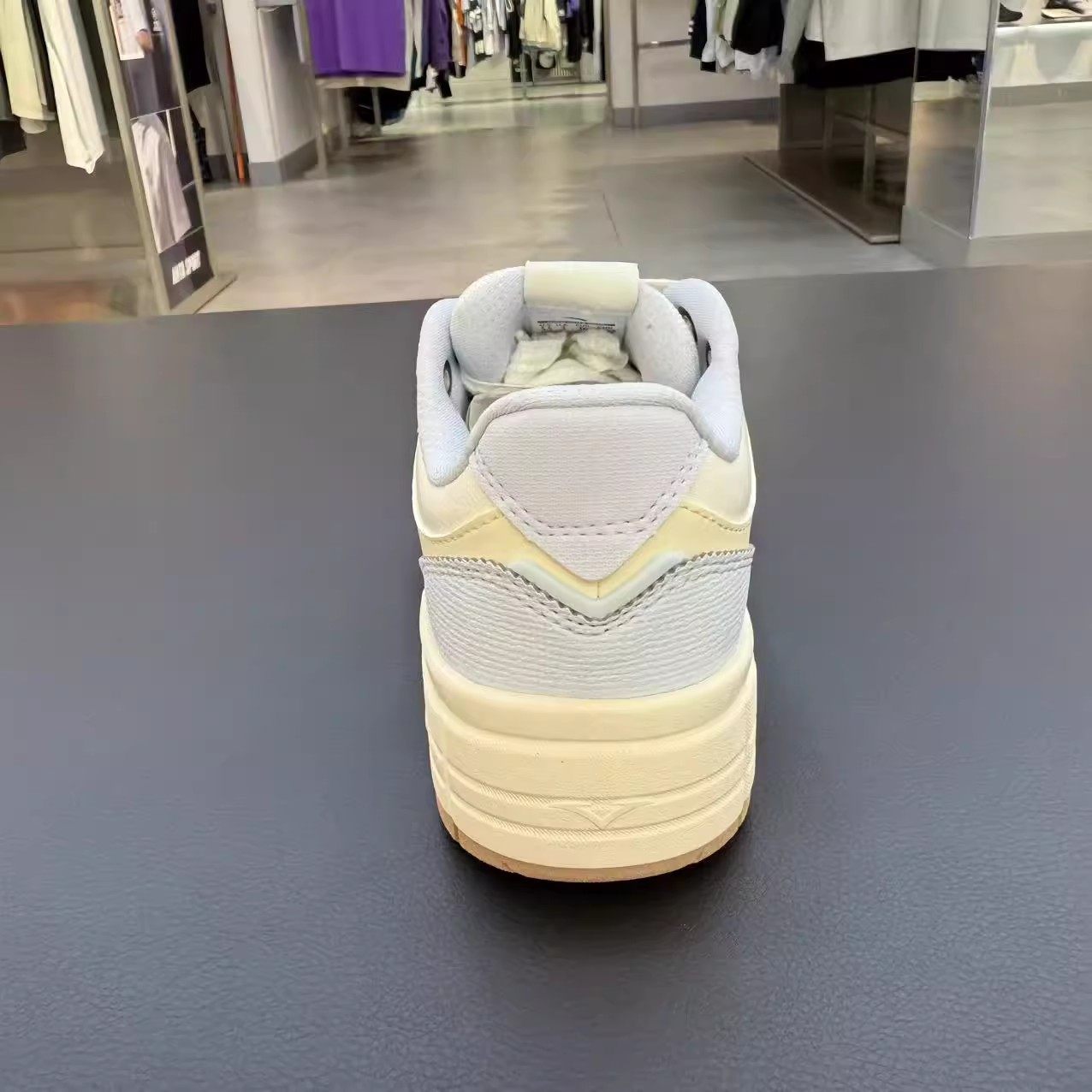 安踏皎月板鞋女子小白鞋秋季新款1经典百搭休闲运动正品122548032,淘宝优惠券,粉丝福利购,淘宝优惠卷