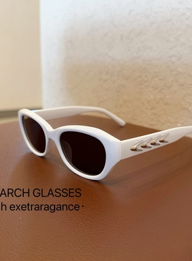 2024新款欧美明星同款Rose朴彩英同款猫眼时尚黑色墨镜复古太阳镜