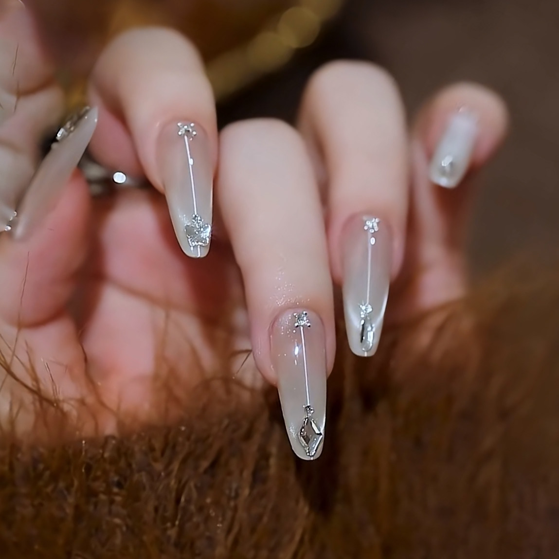 新款手工定制穿戴美甲中长款白月光猫眼假指甲高级感婚甲成品甲片,淘宝优惠券,粉丝福利购,淘宝优惠卷