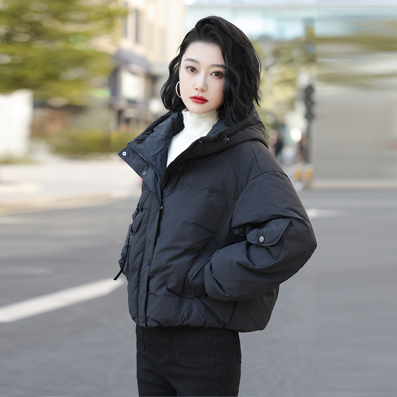 韩版2025年冬季yg短款羽绒服女士连帽宽松加厚面包服大码90鸭绒 - 图2