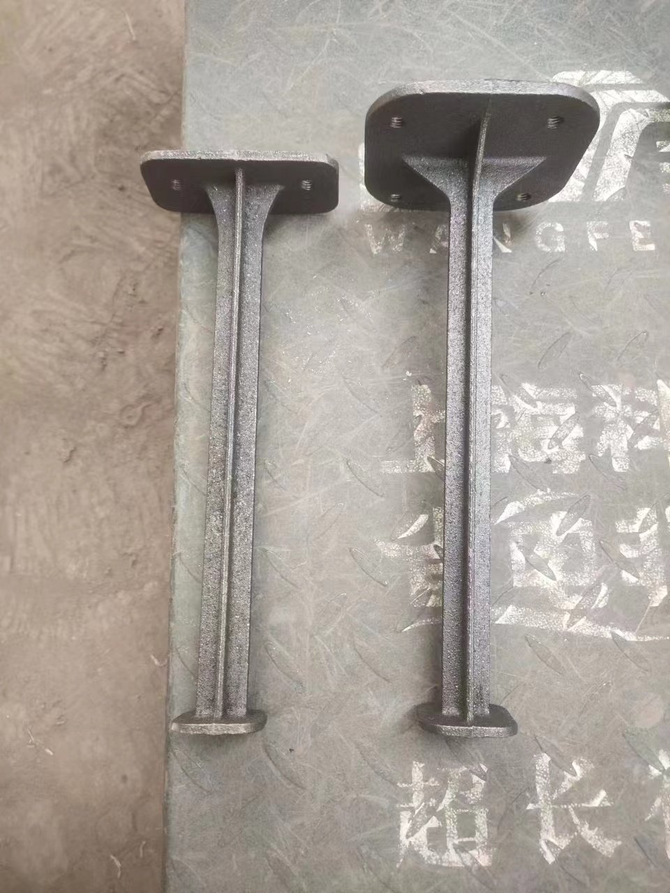 复合板产床铸铁腿加高猪用产床支撑腿母猪产床脚保育床腿定位栏腿,淘宝优惠券,粉丝福利购,淘宝优惠卷