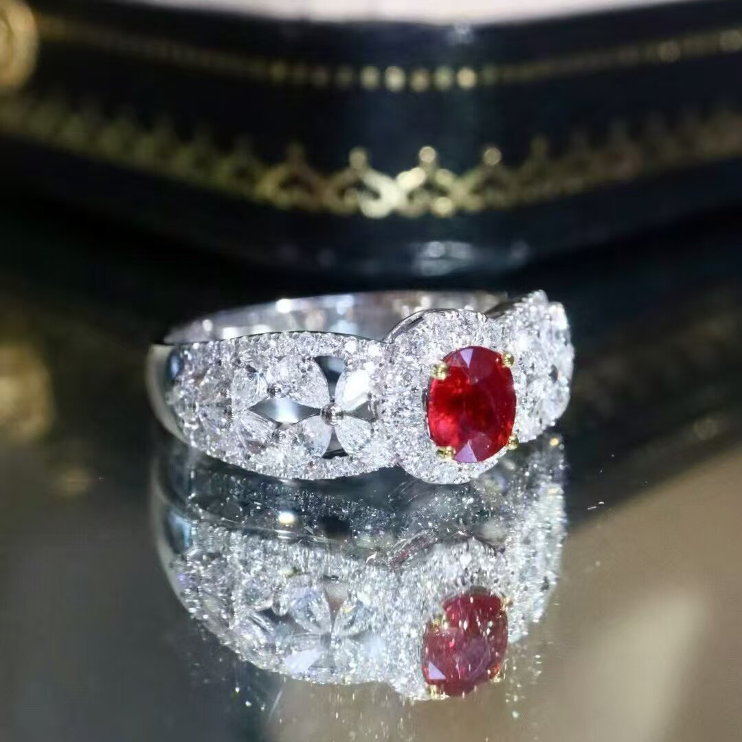 18K gold diamond inlaid natural unburned ruby ring, main stone 0.5 carat, bright color, international certificate