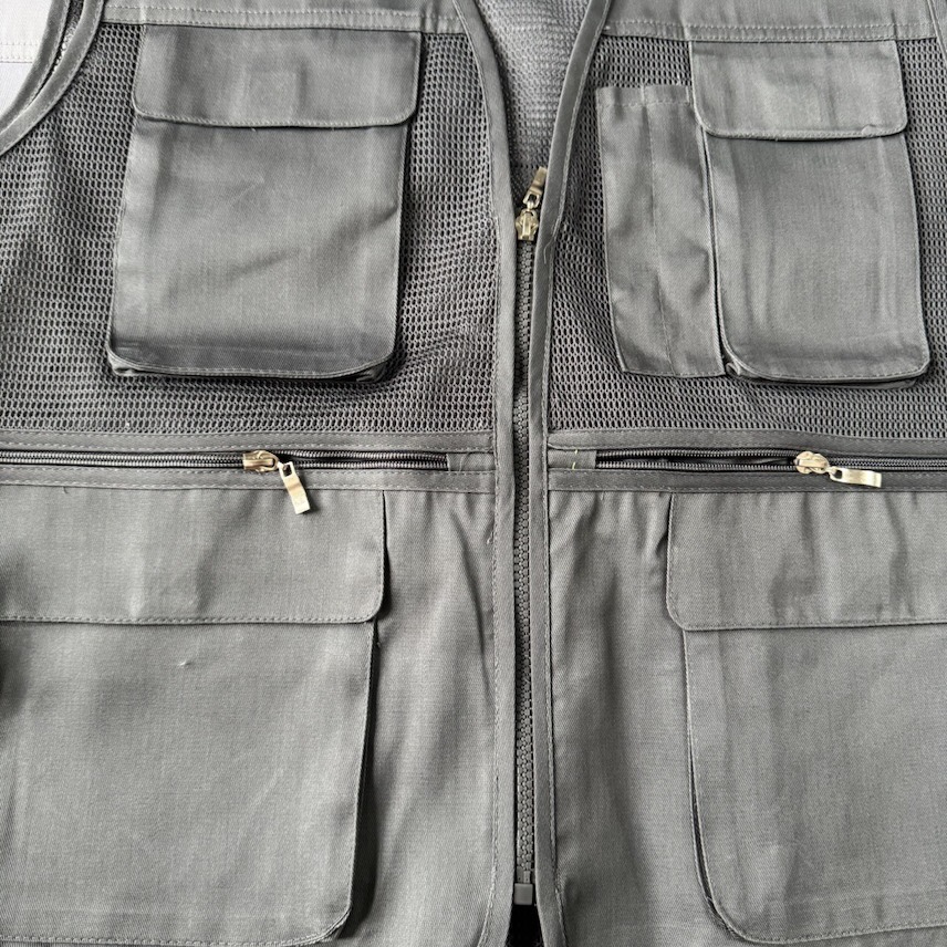 外贸尾货男款夏季网眼马甲多兜百搭直筒户外运动钓鱼马甲男 - 图1