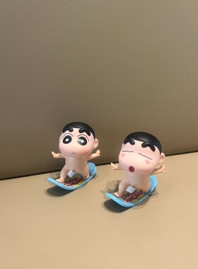 冲浪滑板小新光屁股潮玩摆件