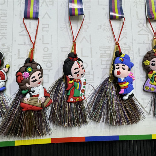 朝鲜族特色装饰品可爱民族娃娃延边旅游纪念品笤帚单个价手机链礼