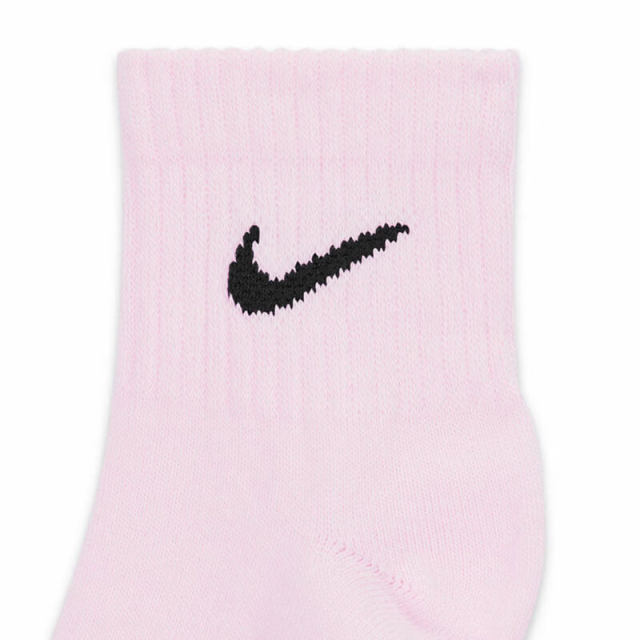 Nike ຖົງຕີນຖັກແສ່ວກາງຕີນຂອງແທ້ຂອງຜູ້ຊາຍແລະແມ່ຍິງຢ່າງເປັນທາງການ